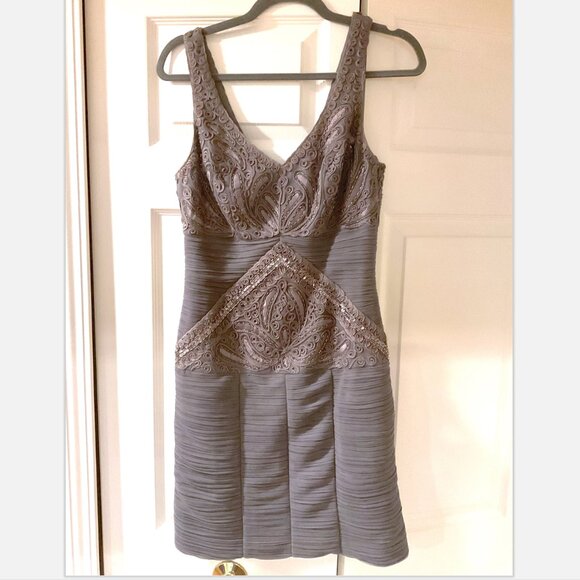 Sue Wong Dresses & Skirts - SUE WONG Platinum Silver Gray Beaded V-Neck Formal Evening Party Dress Size 6